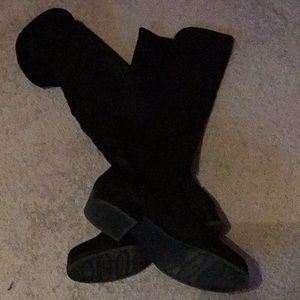 Knee-high boots size 6.5 new  black faux suede